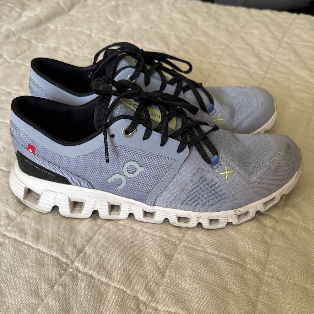 On Running Men’s Athletic Shoes - Light Gray, Black